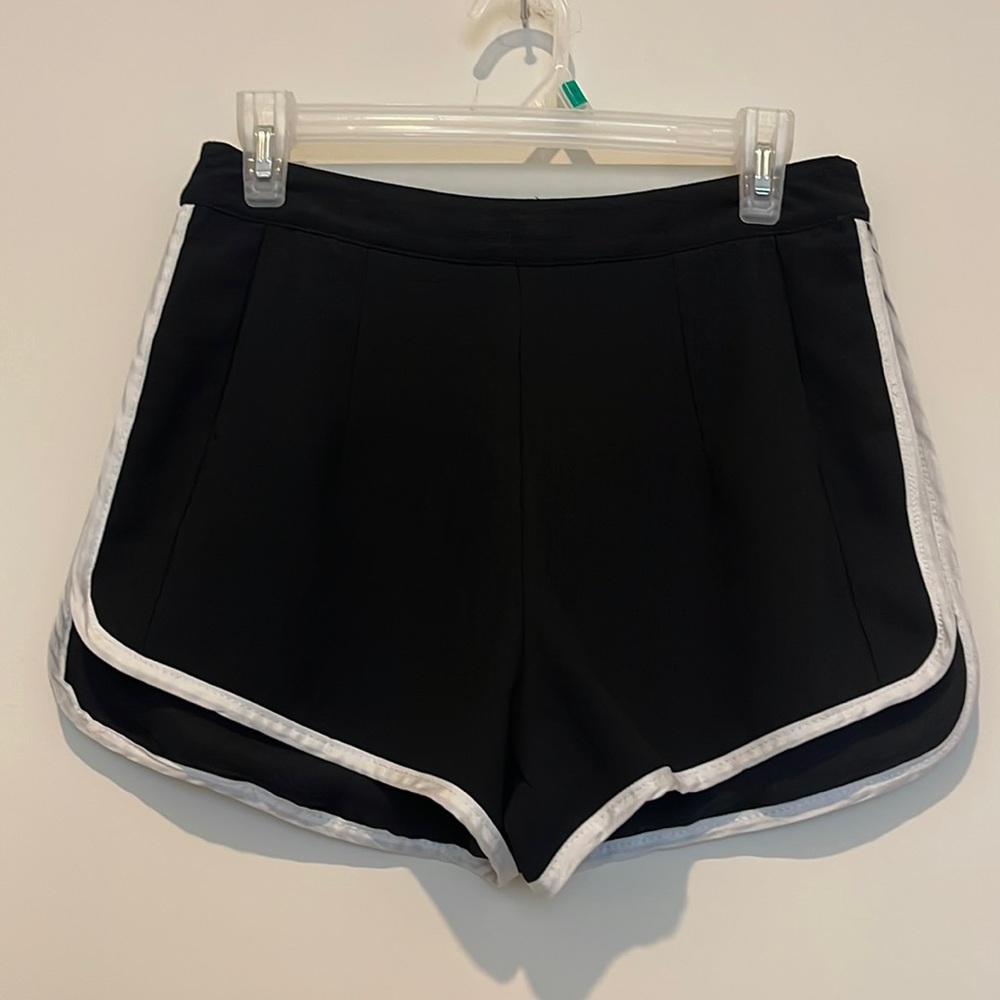 Shorts sporty and sophisticated